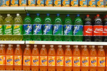 How a beverage vendor selects the suitable PET blow molding machine